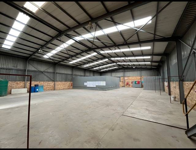 680M² WAREHOUSE FOR SALE IN VULCANIA